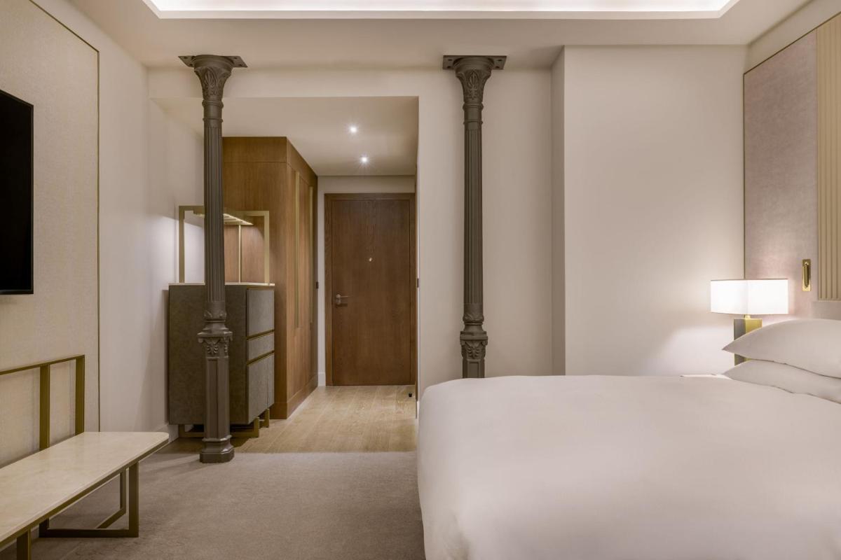 Cama o camas de una habitación en JW Marriott Hotel Madrid