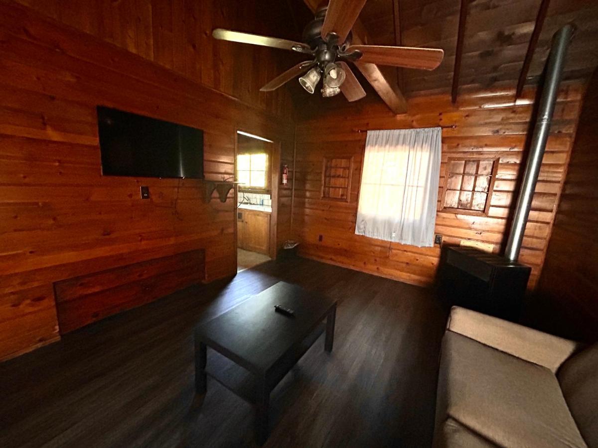 Crest Lodge Historic Mountain Inn - Housity