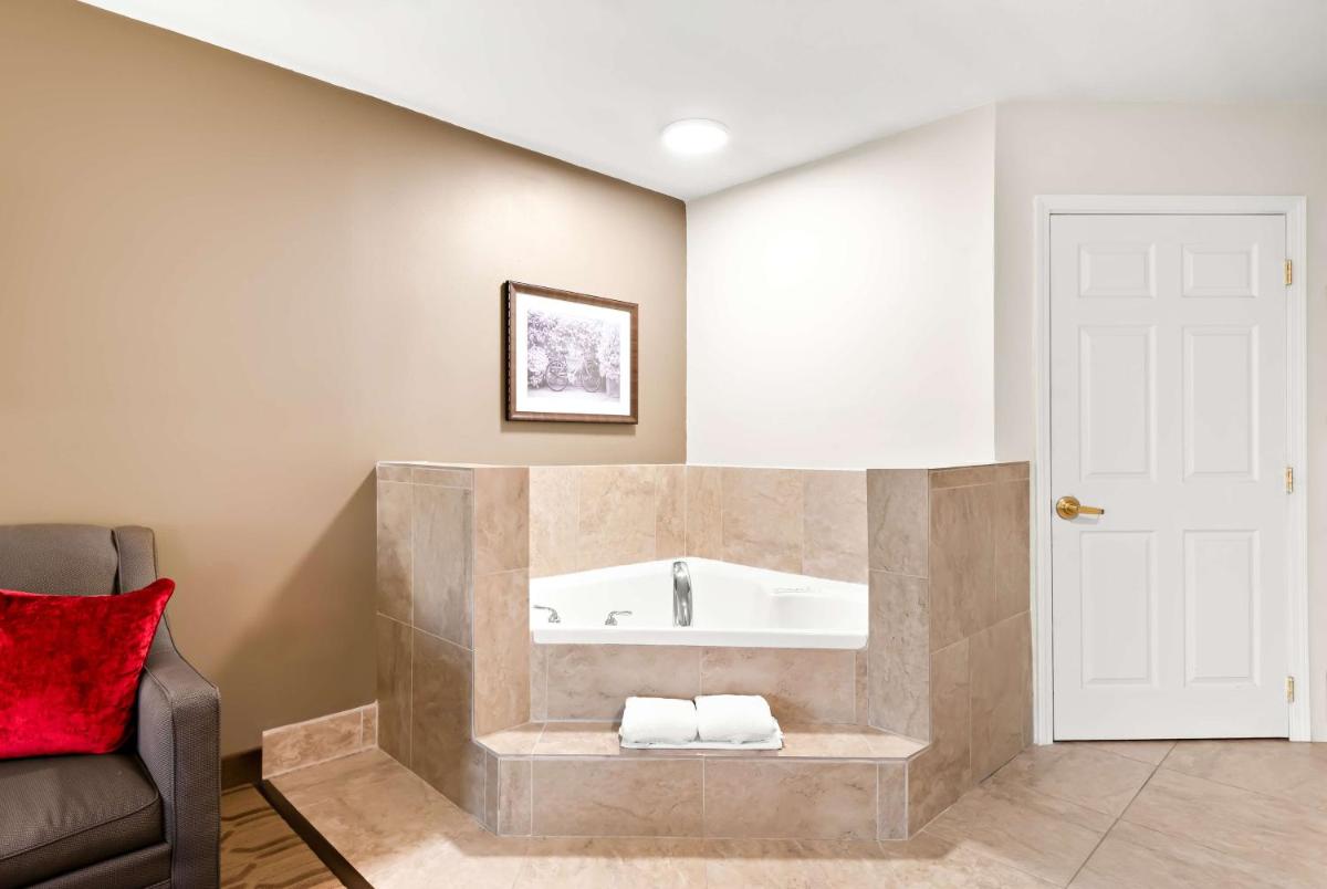Best Western Palmyra Inn & Suites - Housity