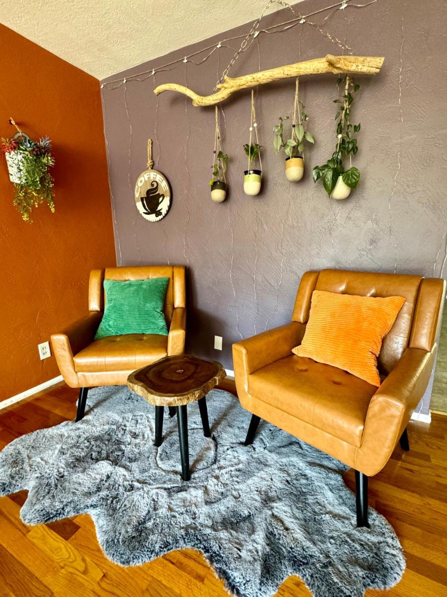 Welcome! Colorful 50's Ranch in the Heart of Eugene - Housity