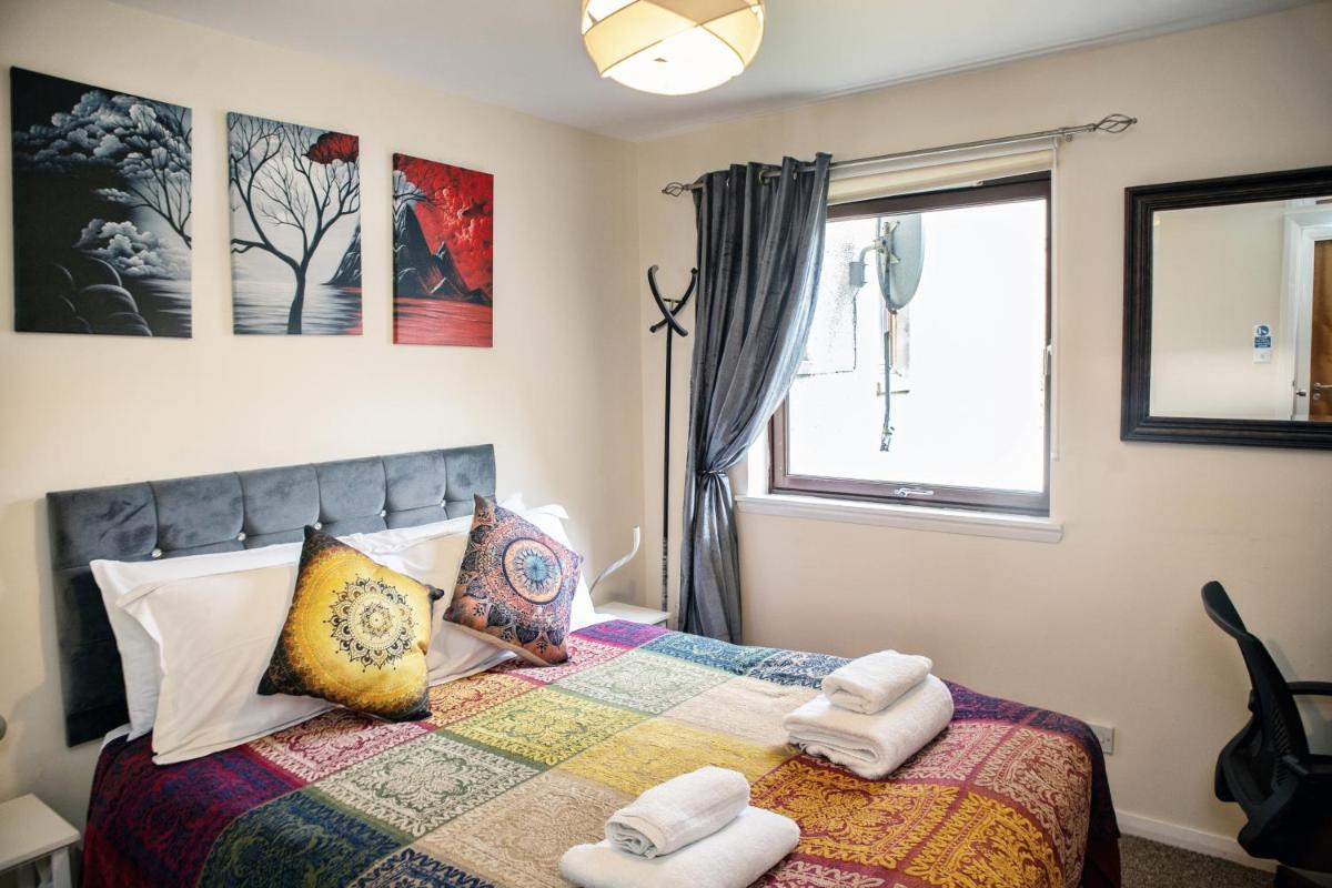 The SUMMIT Apartment - Aberdeen City Centre - Perfect for Long and short Stay - Housity