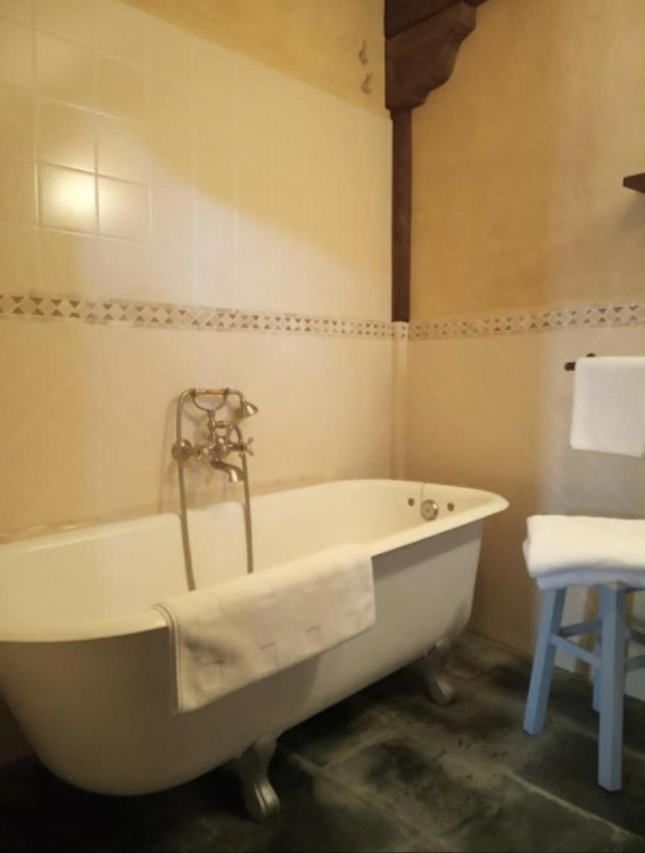 Hotel Rural La Fuente - Housity