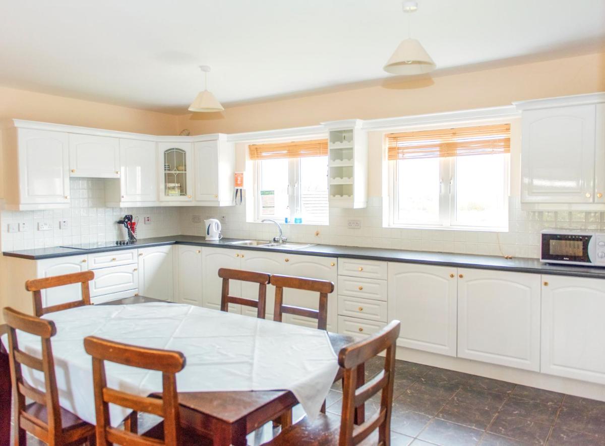 Duncarbury Heights - 4 Bedroom Detached House - Housity