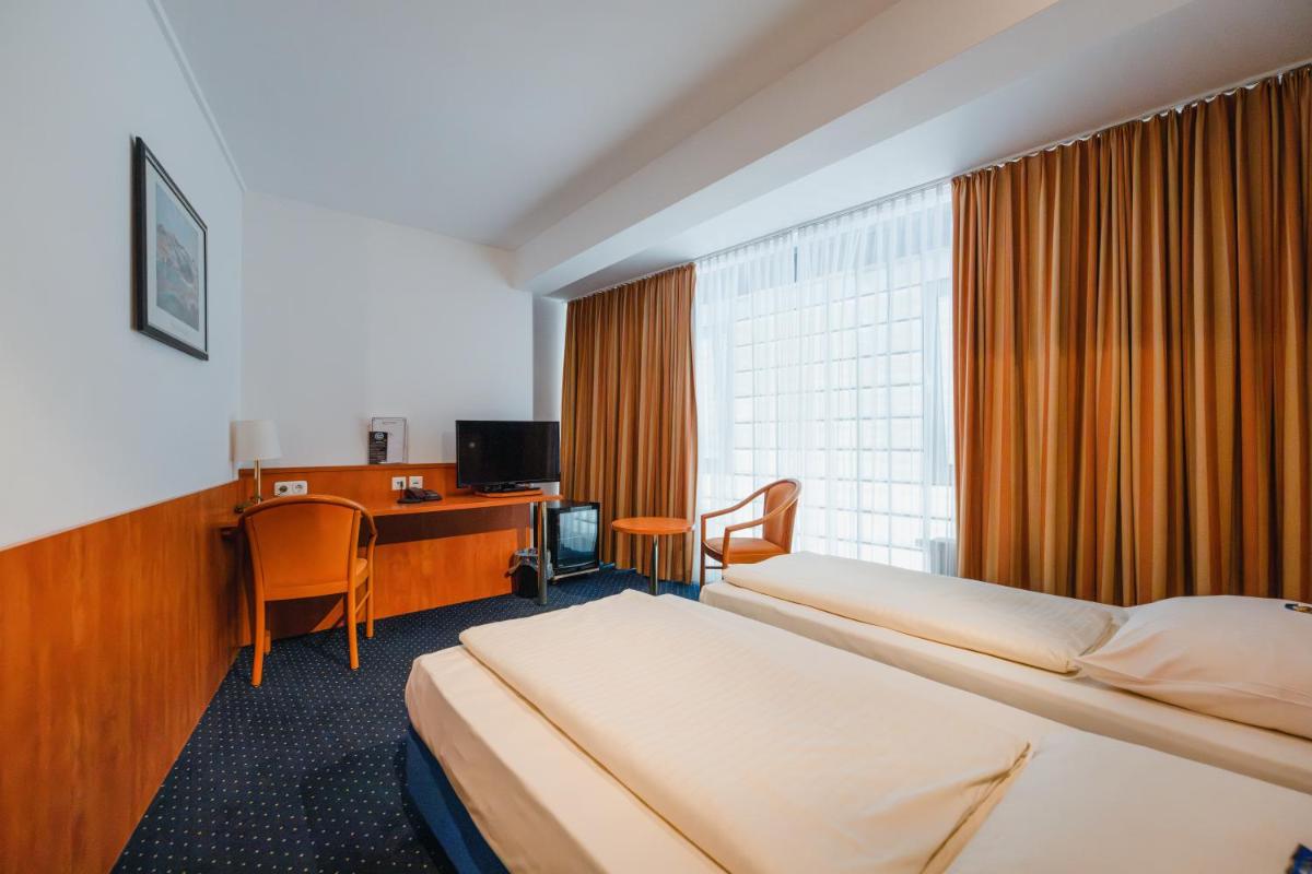 Hotel Mirage - Housity