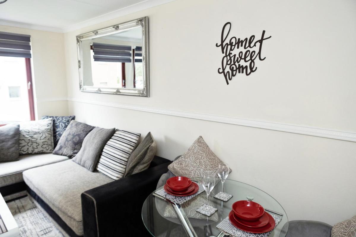 The Summit Apartment Aberdeen City Central Perfect Short or long stay - Housity