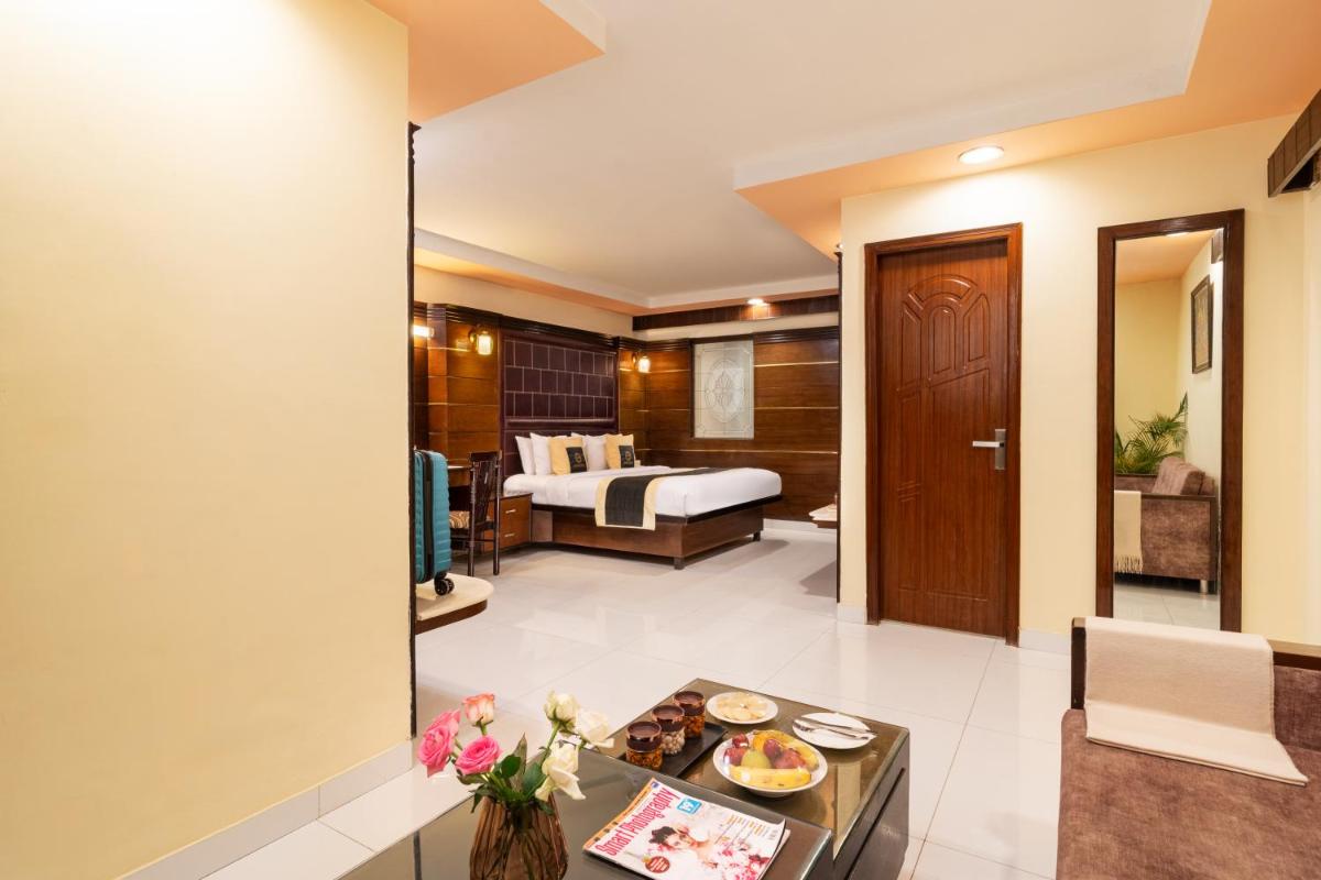 Foxoso Taj View Hotel - Housity