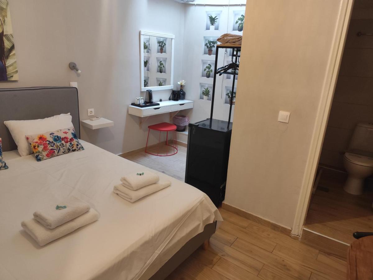 Faros Rooms - Housity
