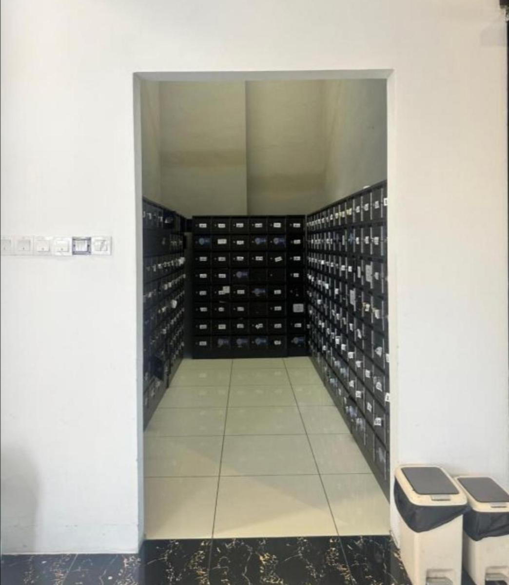 Era Amazing Manhattan Suite - Housity