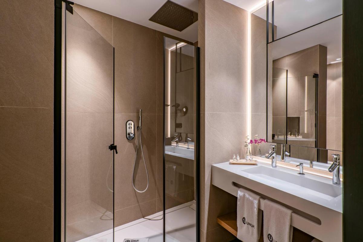 Un baño de Vincci Selección Unuk 5 GL