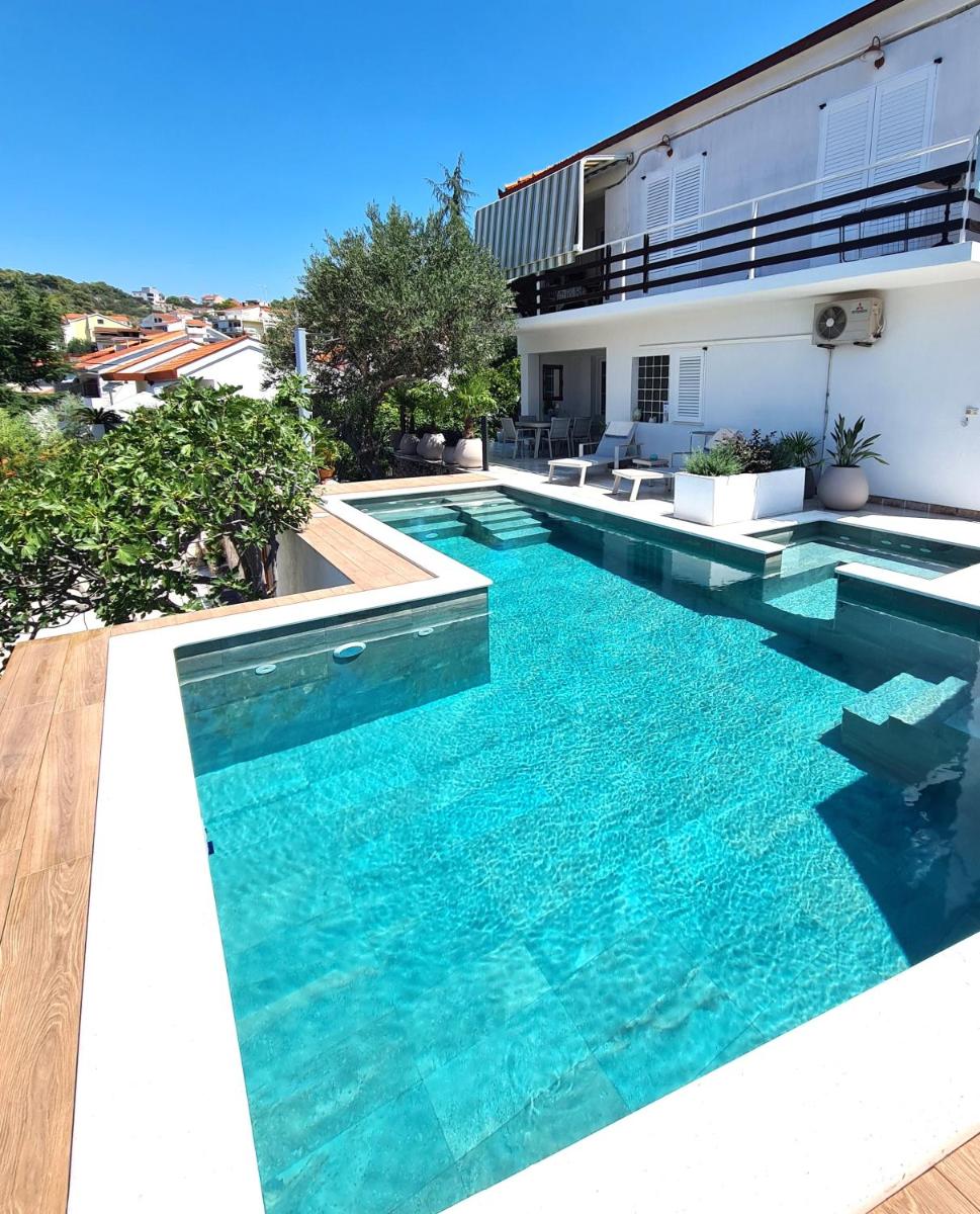 Apartman "SARAH" - One apartment house - Housity
