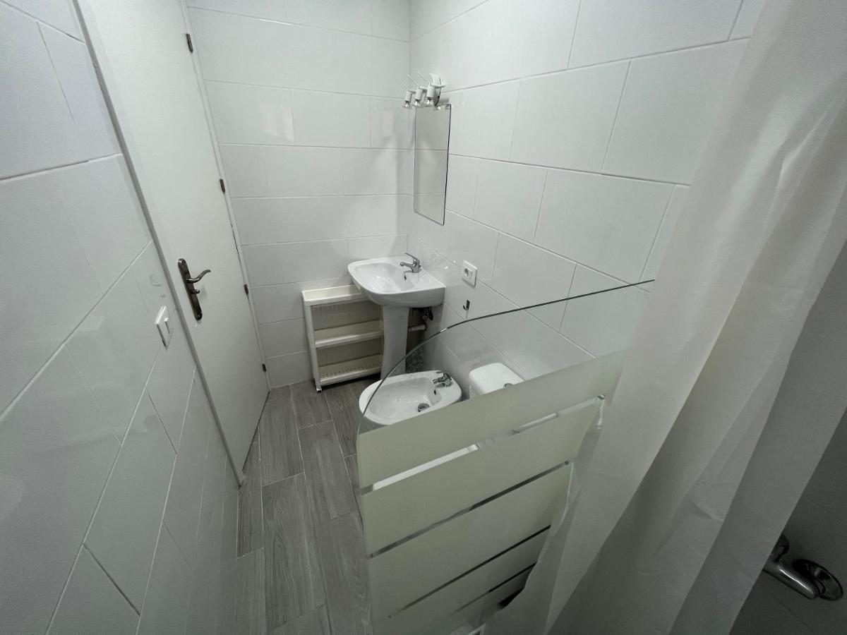 B&B paraiso tenerife super economy rooms airport - Housity
