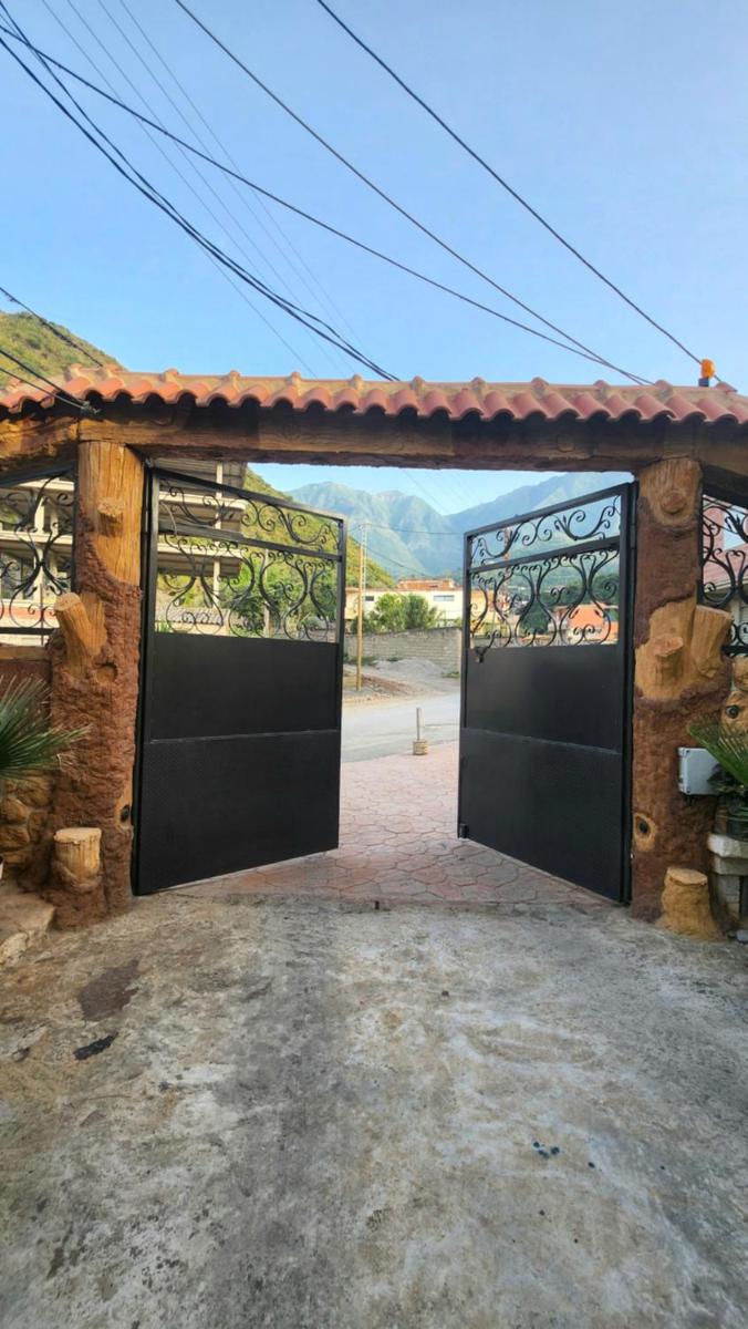 Suitetrails - Plage à 1km! Appartement familial paisible avec vue sur MER et MONTAGNE, idéal pour des vacances relaxantes