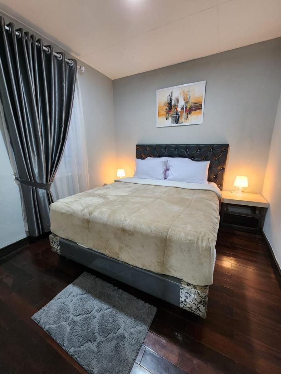 Porlak Hebron Family Homestay Silangit - Housity