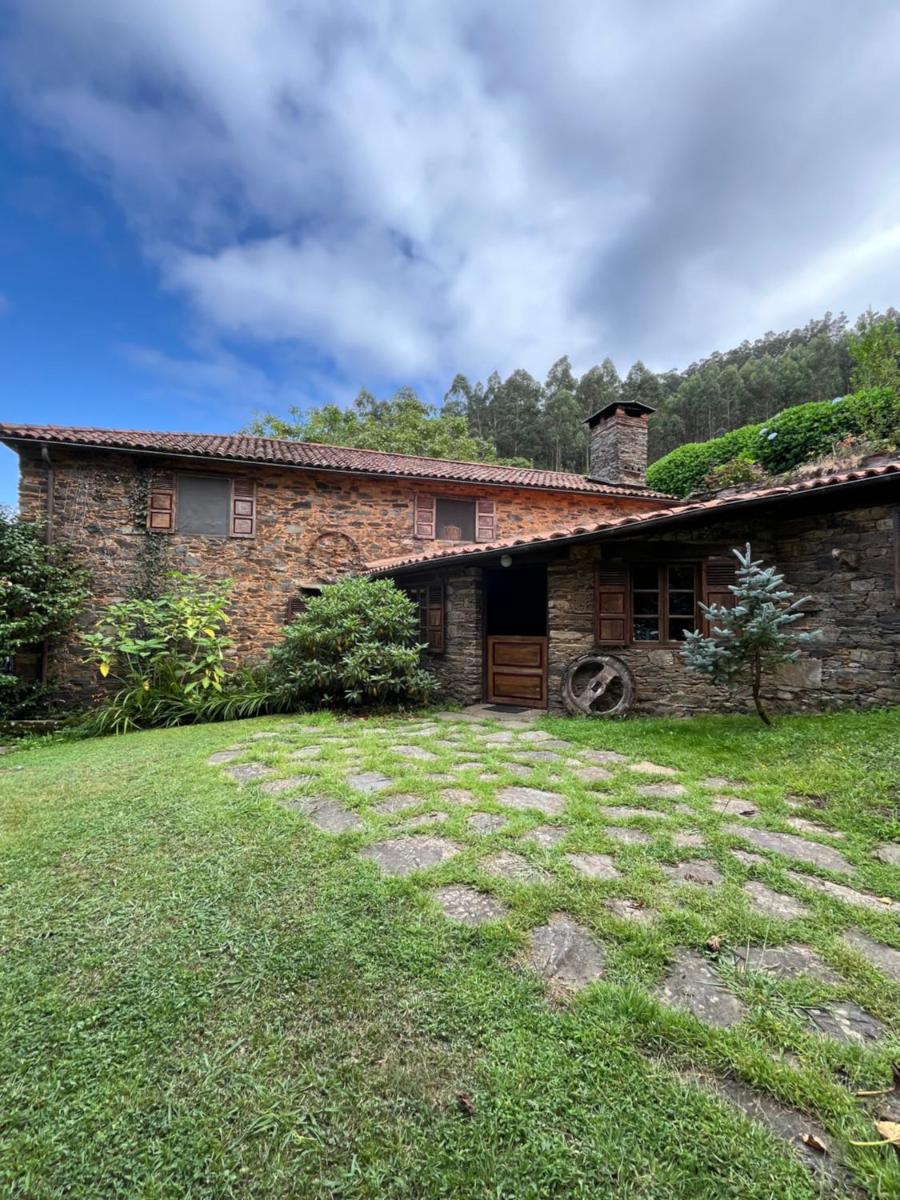 Casa centenaria Castro de Frádigas - Housity