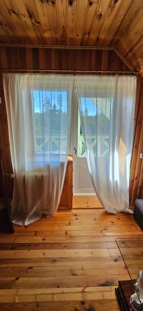 Mesikamäe puhkemaja - Housity