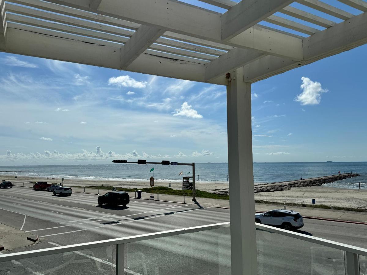 Gaido's Seaside Inn - Housity