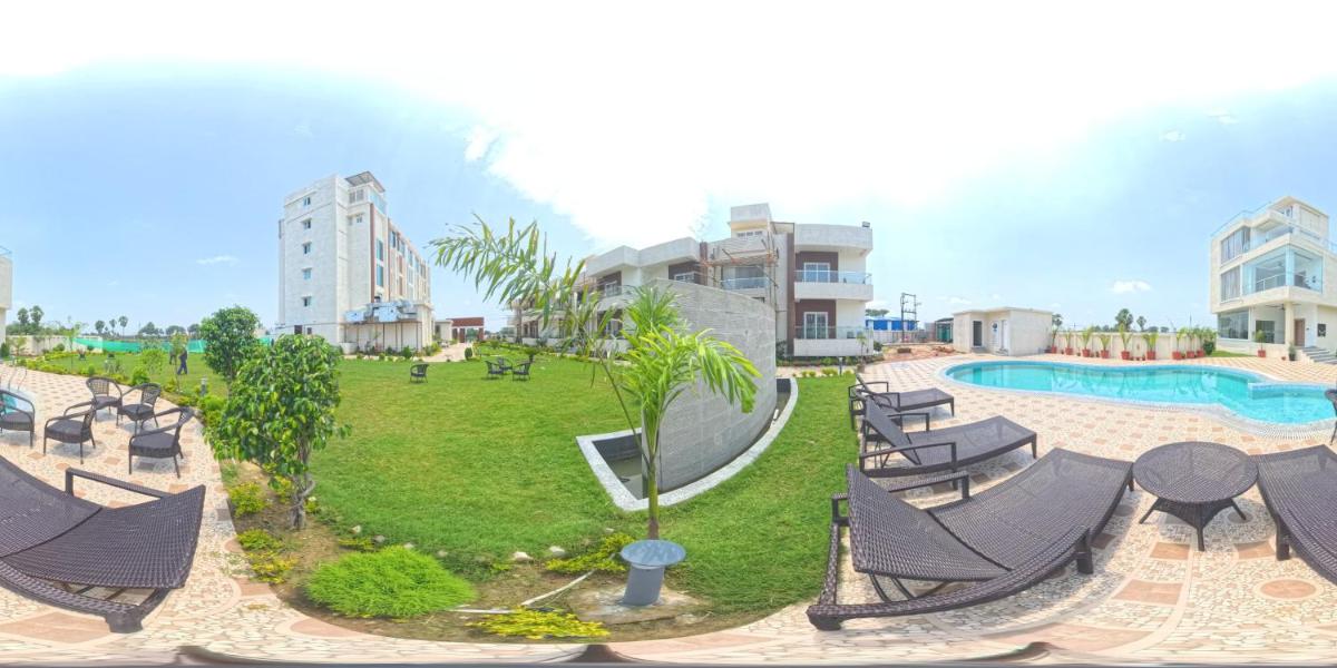 7 Hills Hotel & Resort - Housity