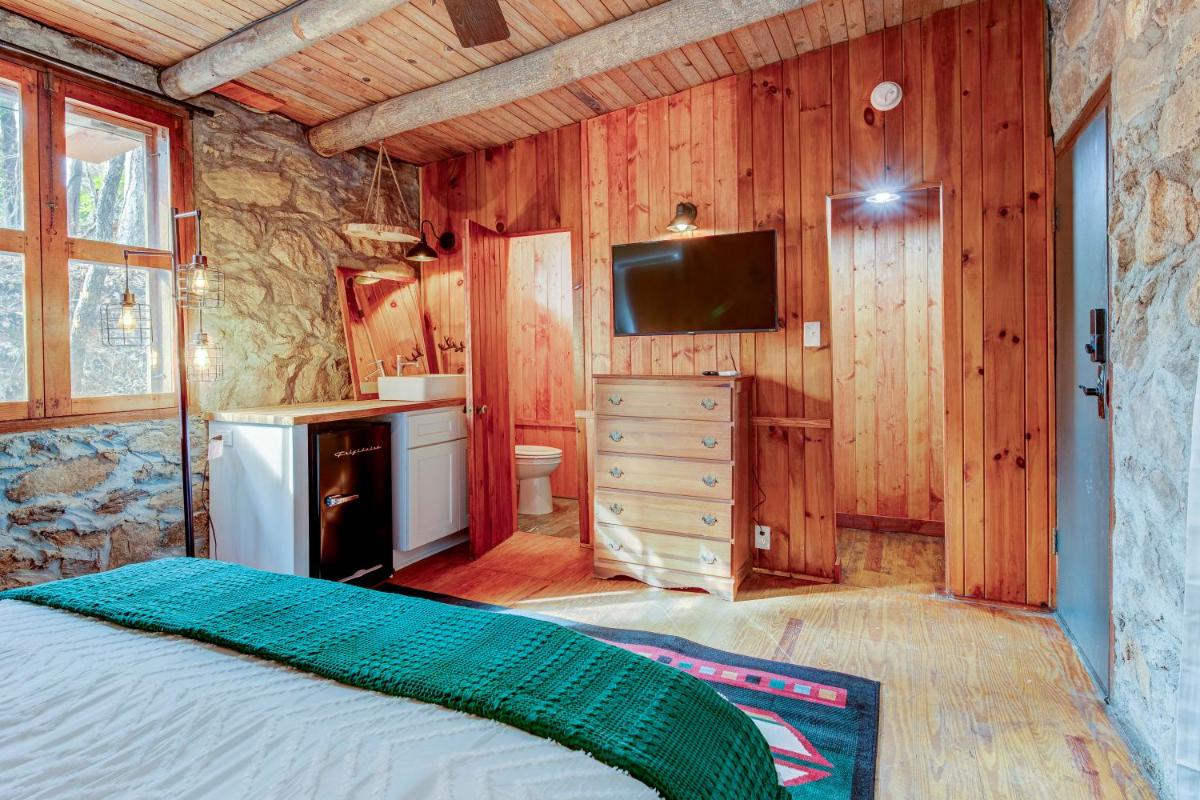 The Furry Lodge Suite #1 - Housity