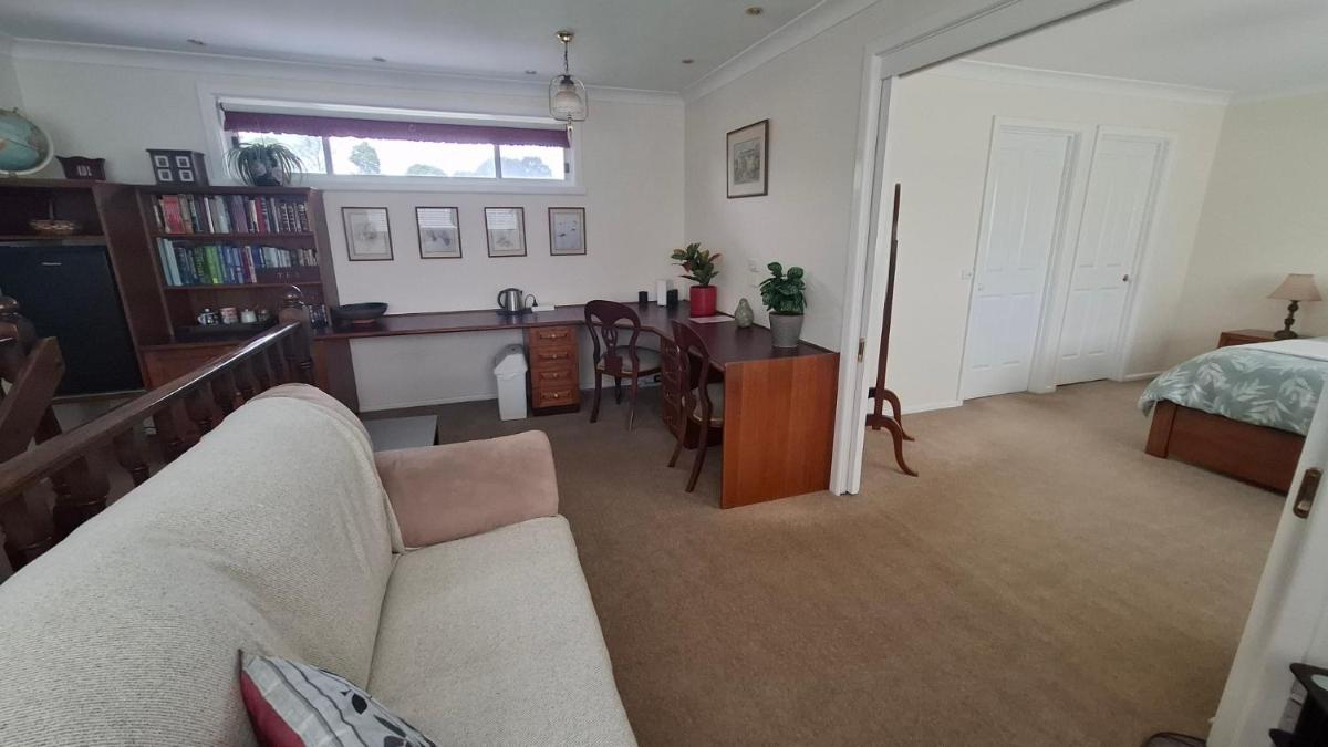 Blackburn Lake Bed and Breakfast - Housity
