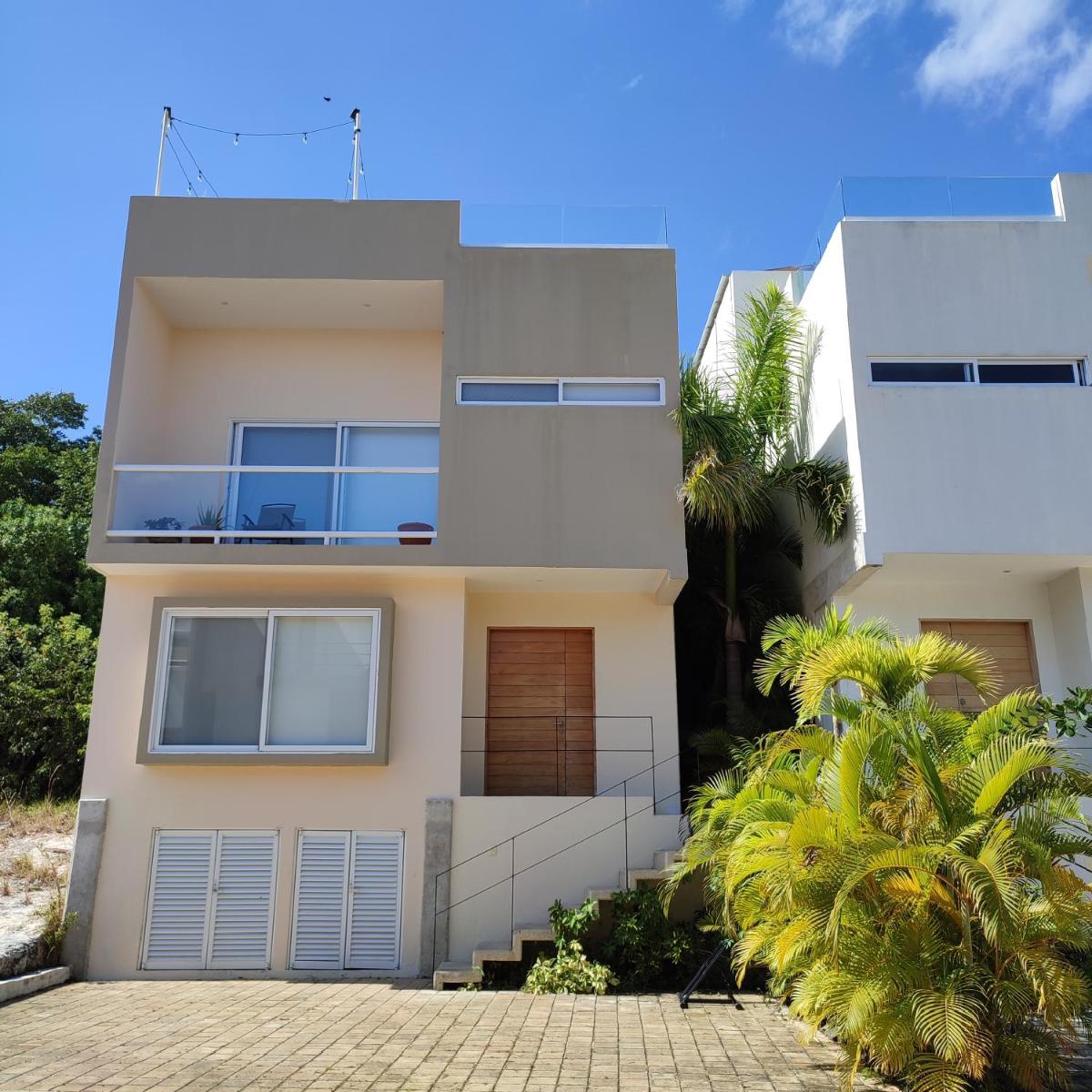 Luxury 3 br/4 ba Home w/View - Puntarena - Housity