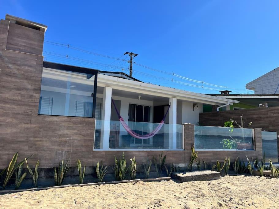 Casa Pé na Areia SC - Housity