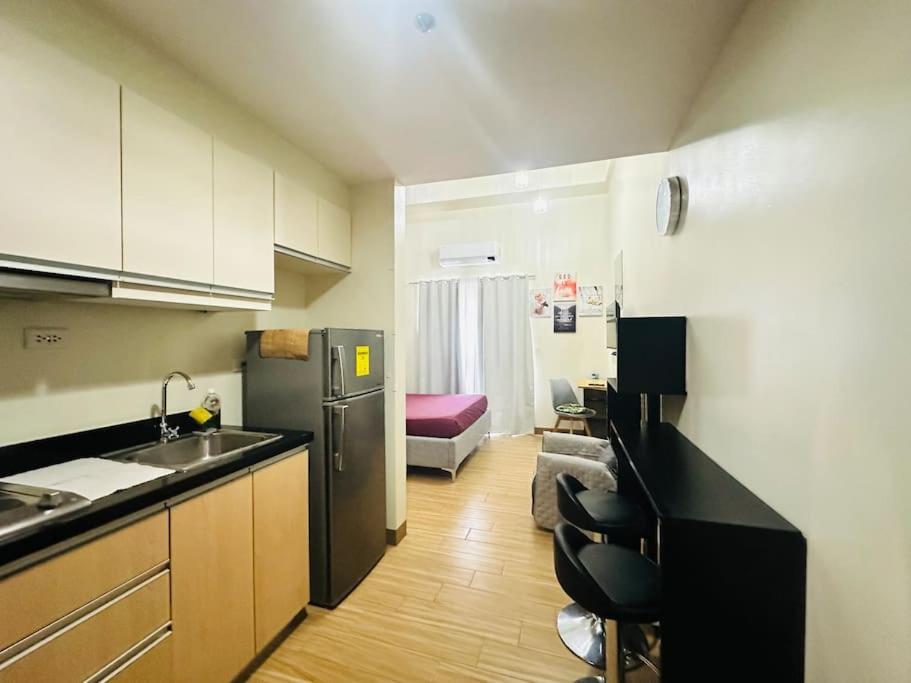 Condo with Balcony in Iloilo City - Housity