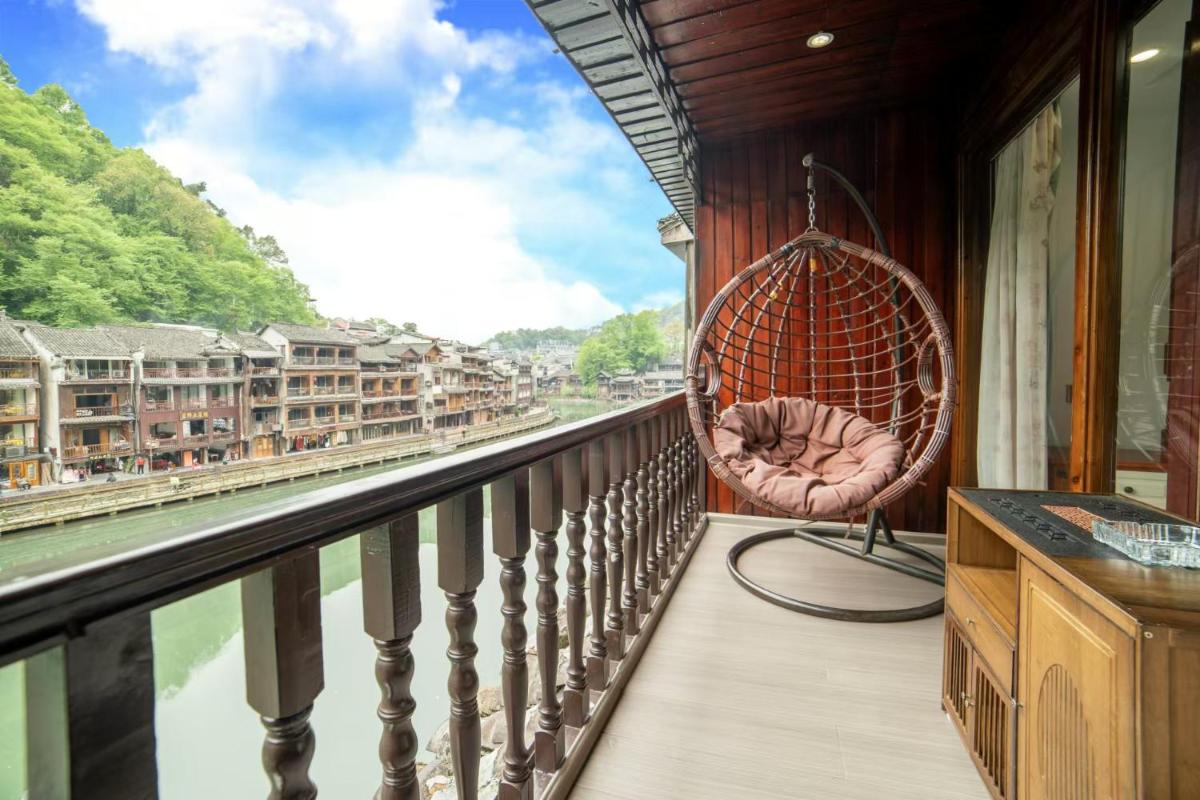 Fenghuang Ancient Town Lazy Cat Riverside Inn - Hizvo