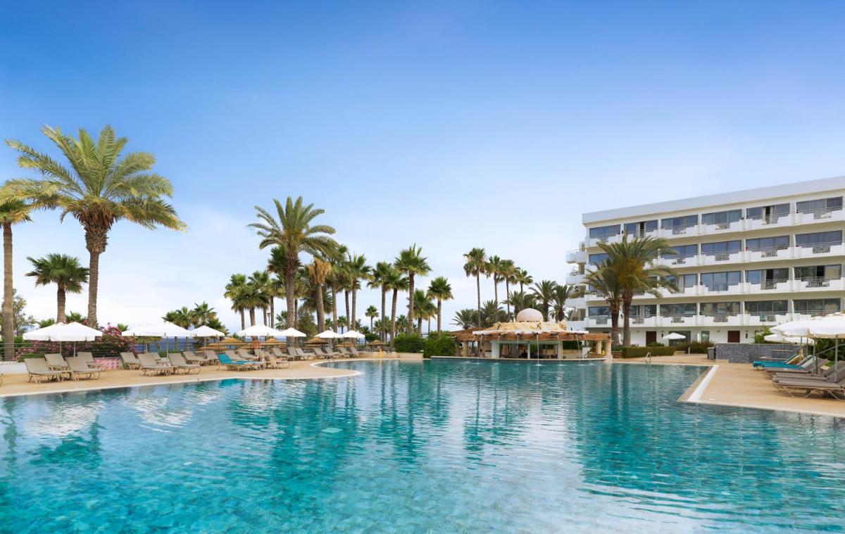 St George Beach Hotel & Spa Resort - Housity