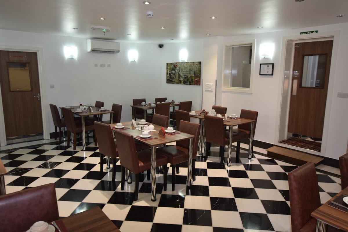 Lucky 8 Hotel - Housity