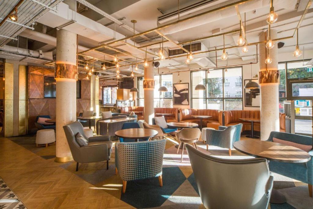 DoubleTree by Hilton London Kingston Upon Thames - Housity