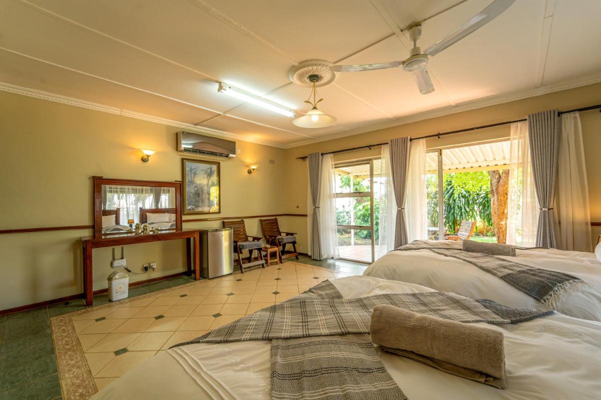 Room in Villa - Zambezi Family Lodge - Elephant Room - Housity