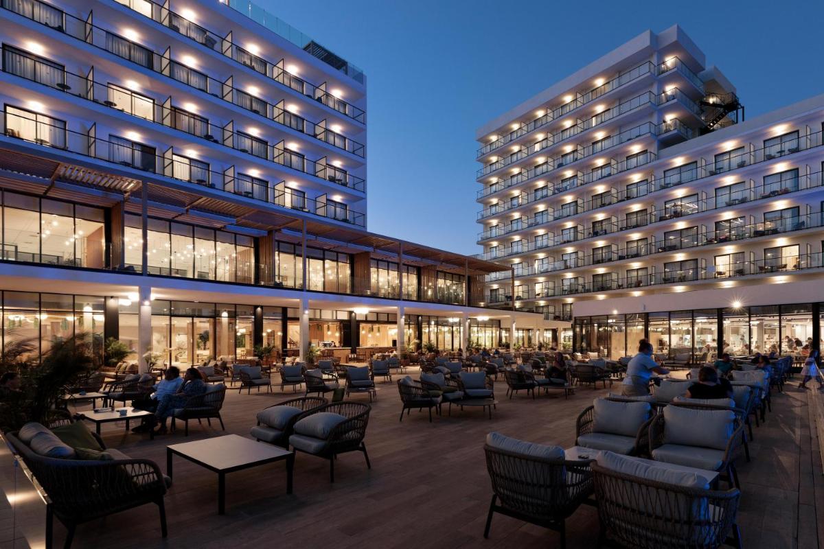 Zona de estar de Hotel Best Triton
