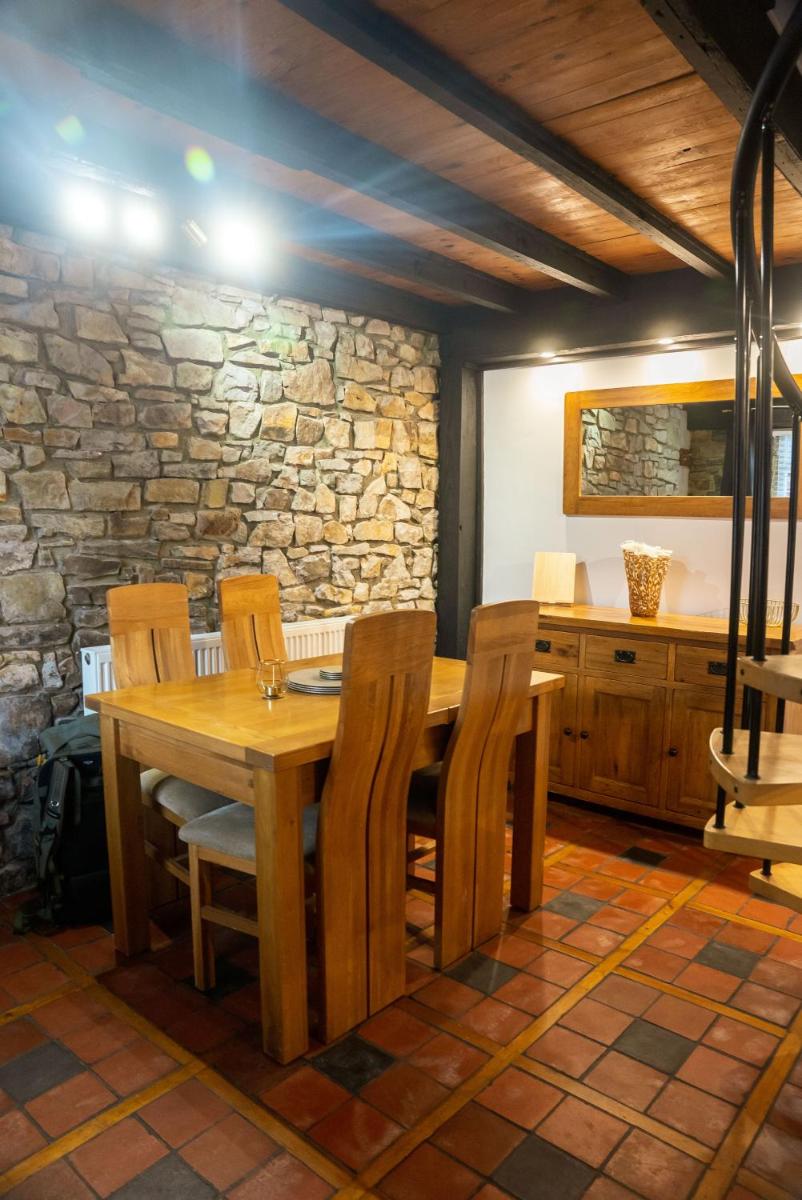 The Cwtch in Maesteg - Housity