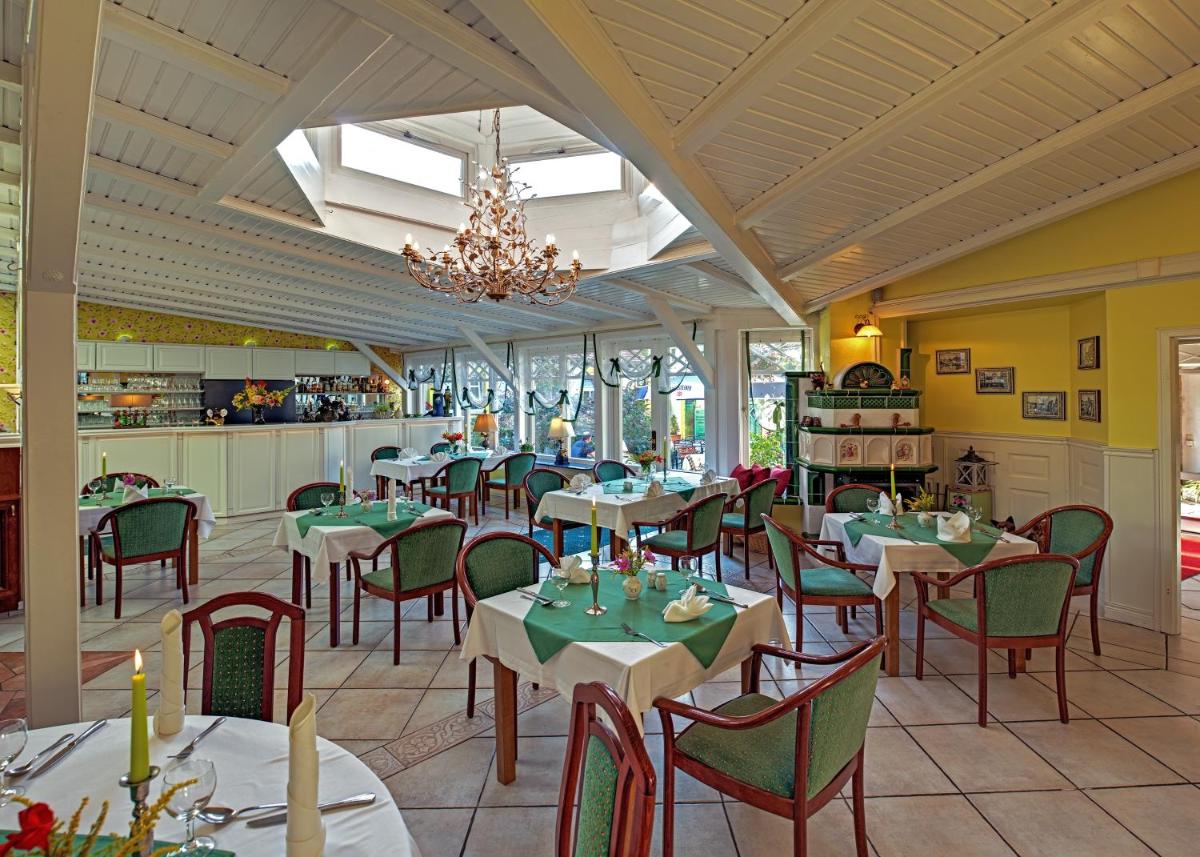 Landhotel Schwarzer Adler - Housity