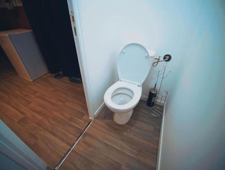 Red Room - Olympe Suites & Spa Lille, Croix, Roubaix - Housity