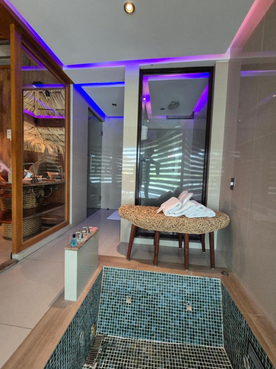 Thai Lagoon - Housity