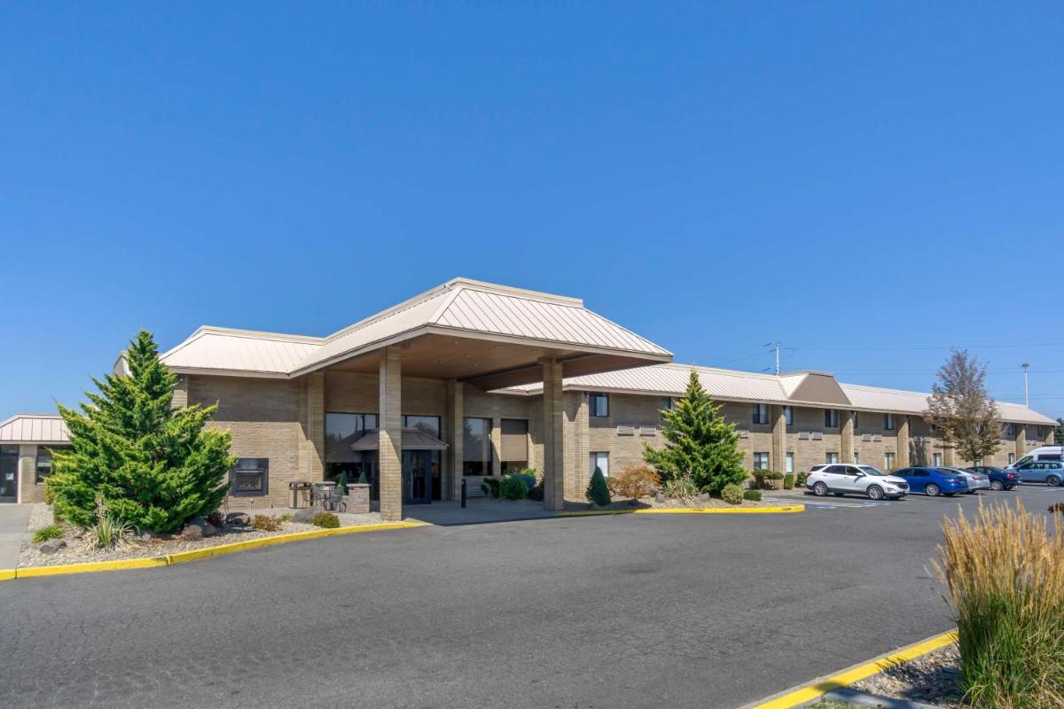 Best Western Plus Ahtanum Inn - Housity