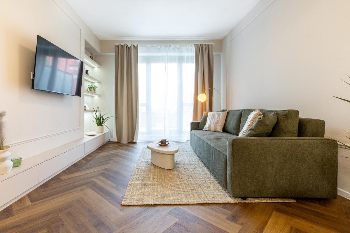 AH Luxury Designer Aparment Bastova - Housity