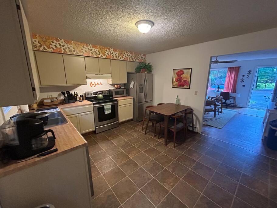 Retro Retreat & Spa - Housity
