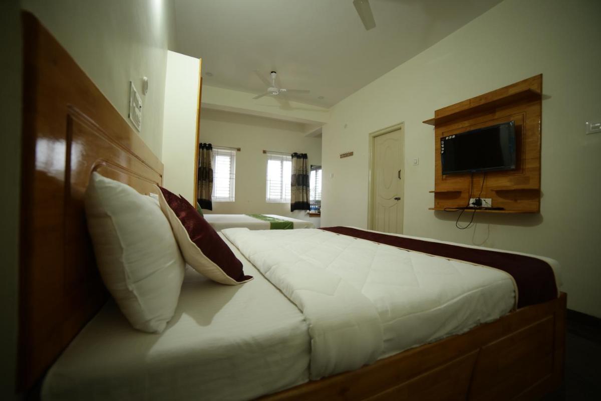 Naksha Tree Hotel -Yelagiri Hills - Housity