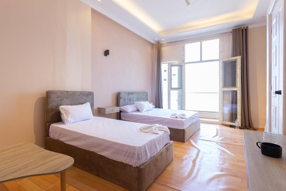 Hyat Hostel & Suites - Housity