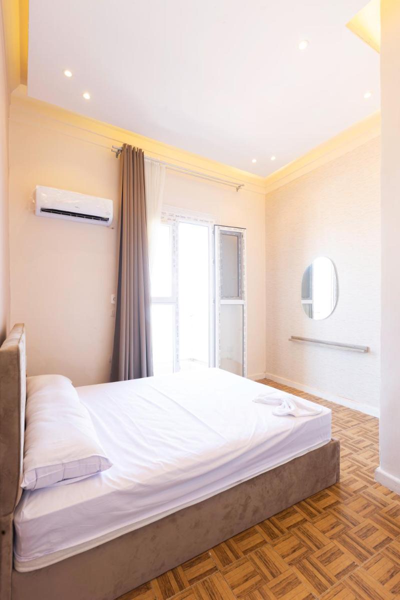 Hyat Hostel & Suites - Housity