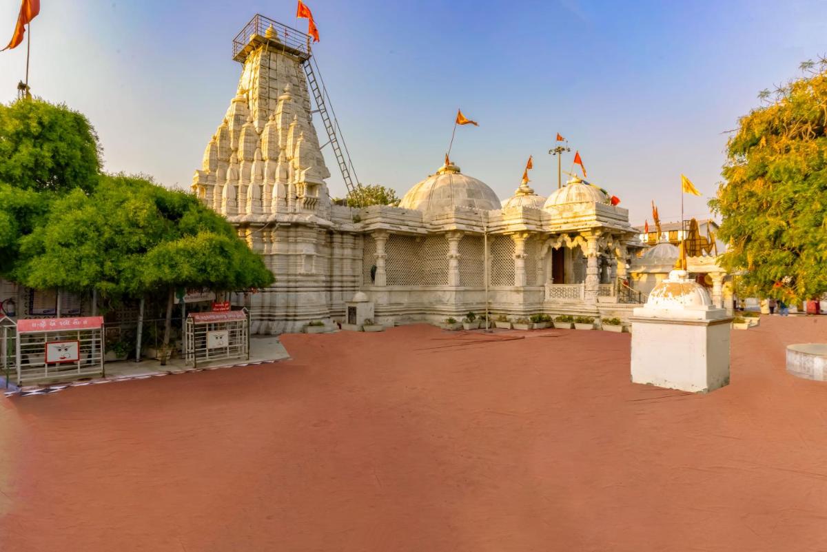 Pride Elite Wellness Resort Becharaji Near Becharaji Railway Station - Housity