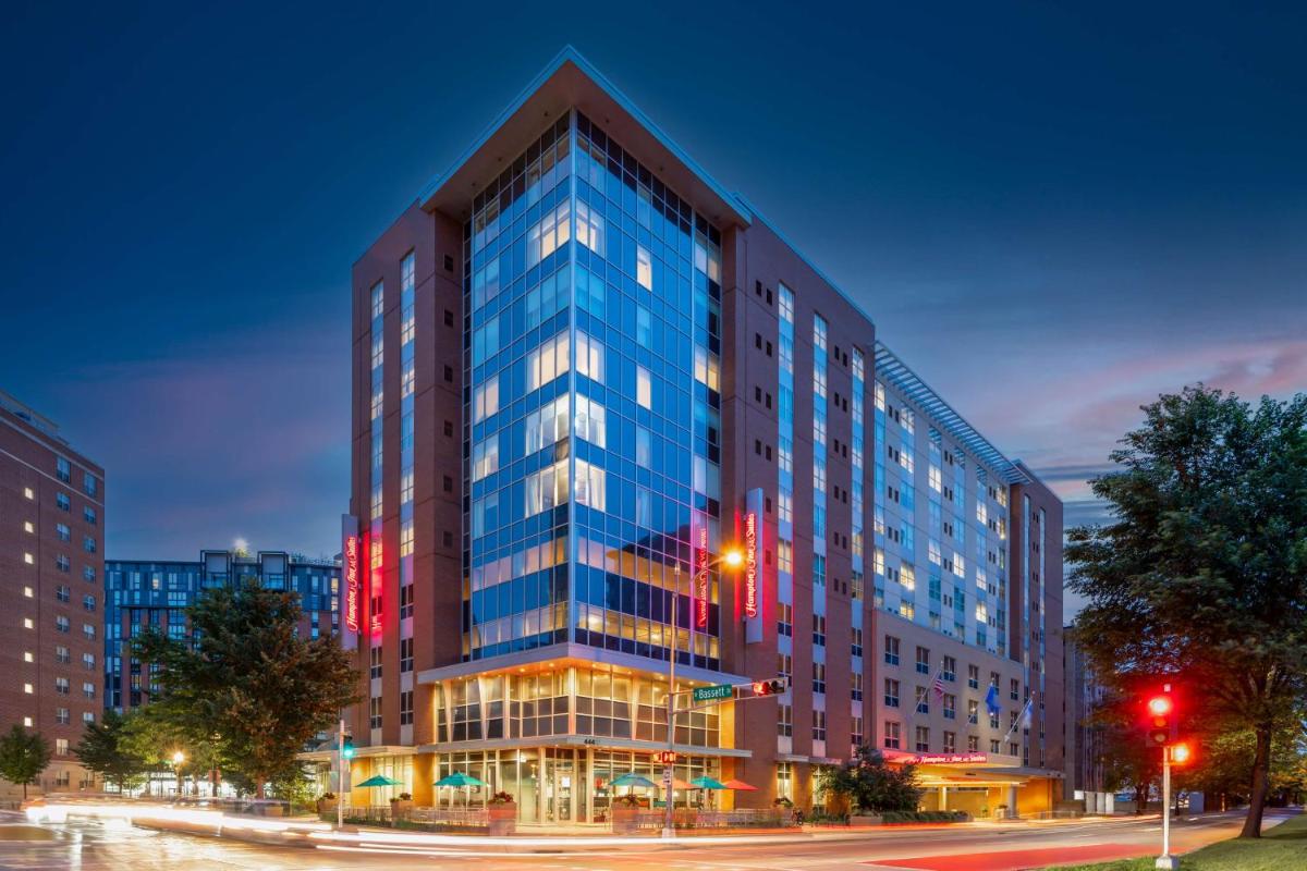 Hampton Inn & Suites Madison Downtown - Housity