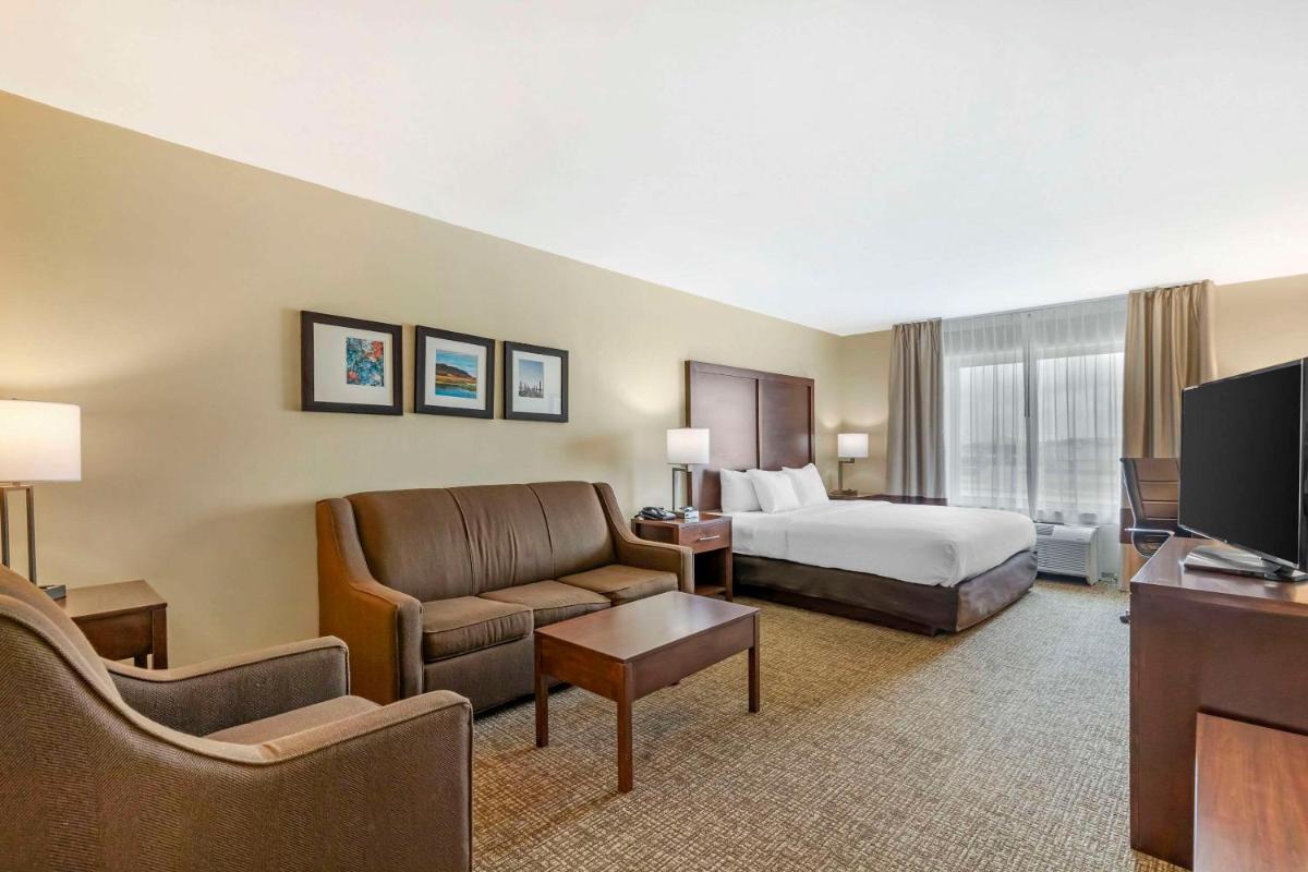 Comfort Inn & Suites Grinnell near I-80 - Housity