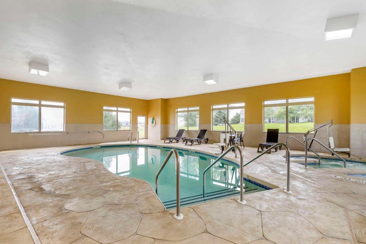 Comfort Inn & Suites Grinnell near I-80 - Housity
