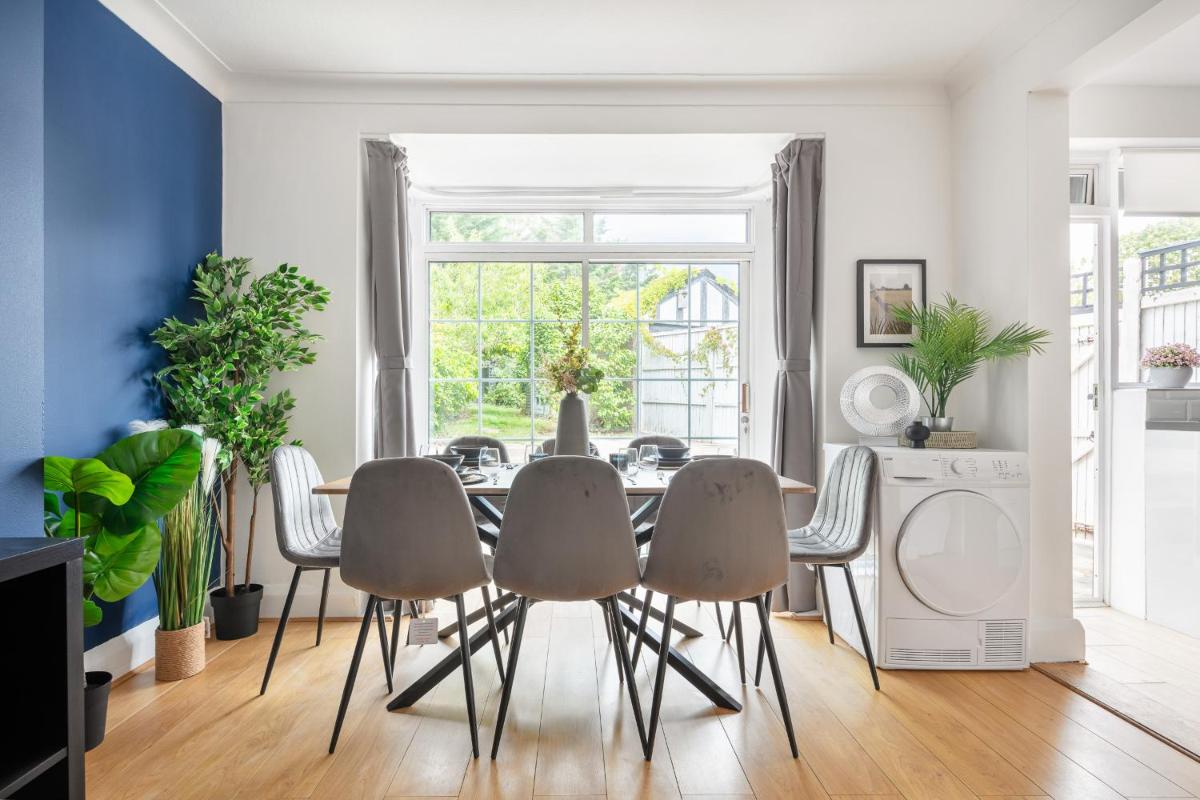 9RA - 4BD House - Wembley Views - Housity