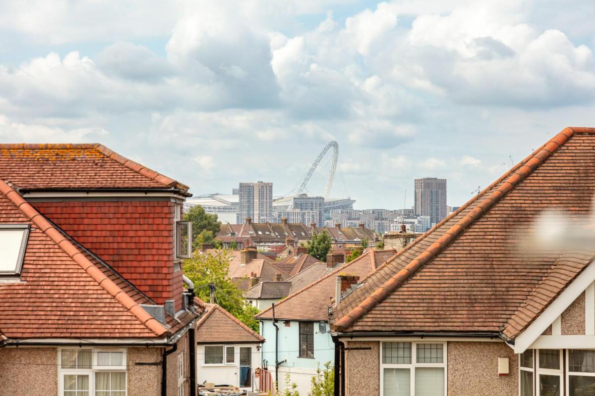 9RA - 4BD House - Wembley Views - Housity