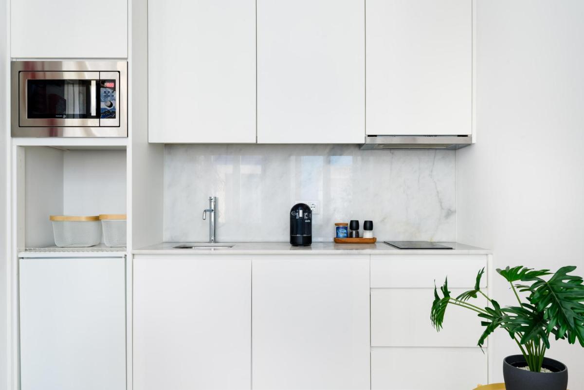 Spacious Duplex in Porto's Downtown • A/C - Housity