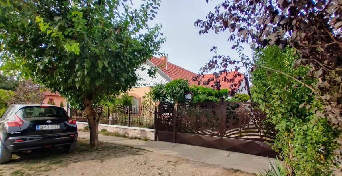 Bundik Vendégház - Housity